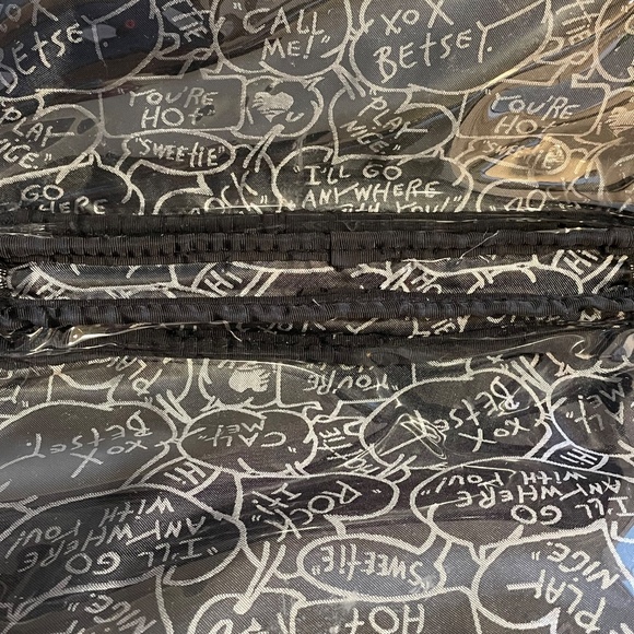 Betsey Johnson Travel Makeup Bag With Pink Bow - Picture 7 of 9